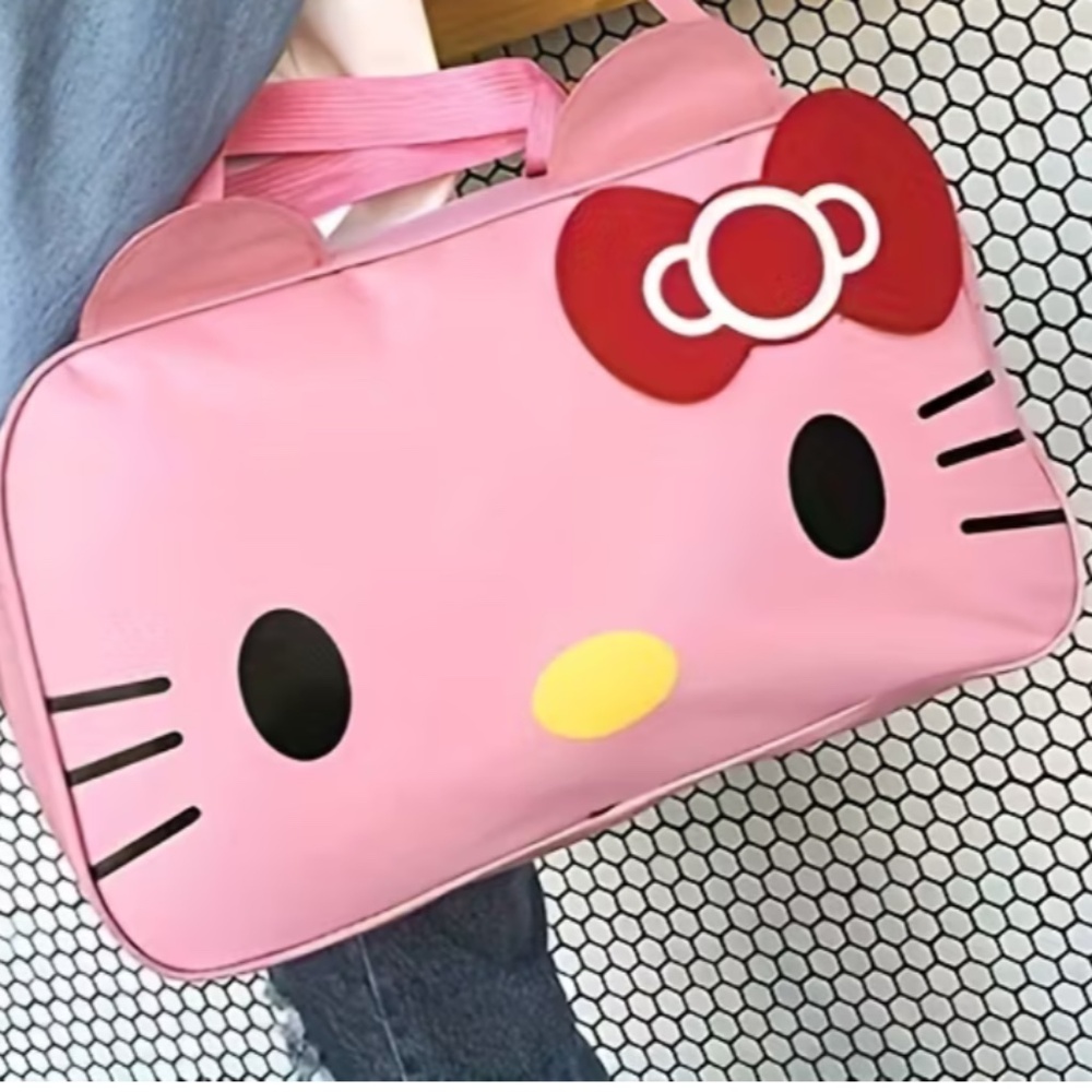 HELLO KITTY TRAVEL CROSSBODY WEEKENDESanrio NEW Hello Kitty Pink Nylon DuffleBag